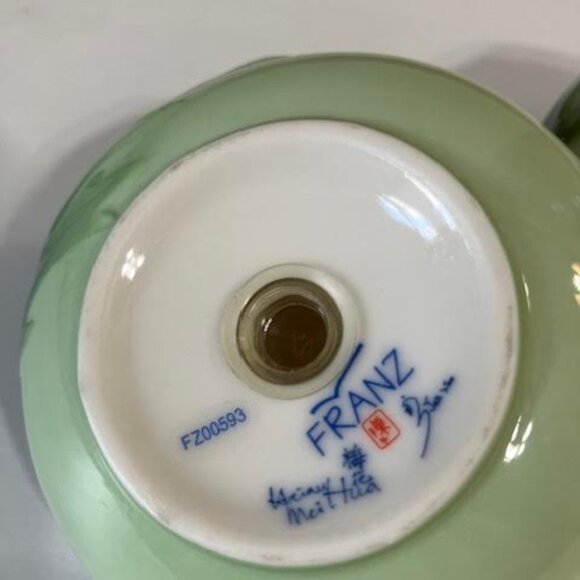 FRANZ Collection Porcelain Ladybug Salt and Pepper Shakers - Picture 9 of 12